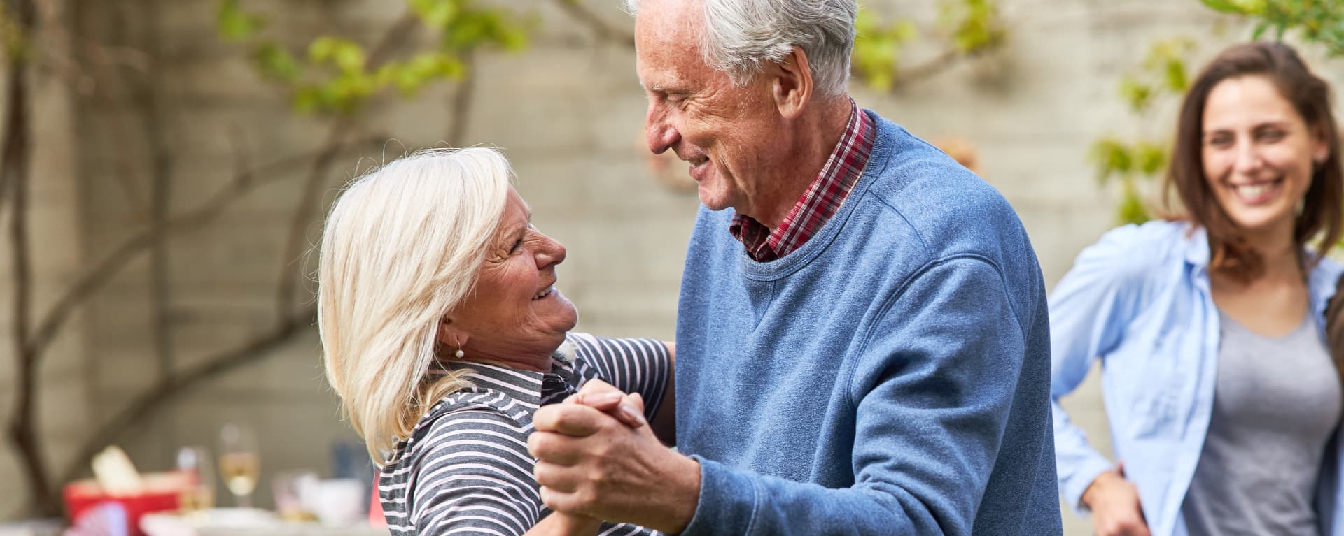 ¡Bailando hacia la salud y la felicidad! Descubre los beneficios de la danza para adultos mayores